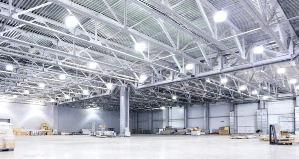 High-Bay vs Low-Bay Lighting in Industrial Facilities 