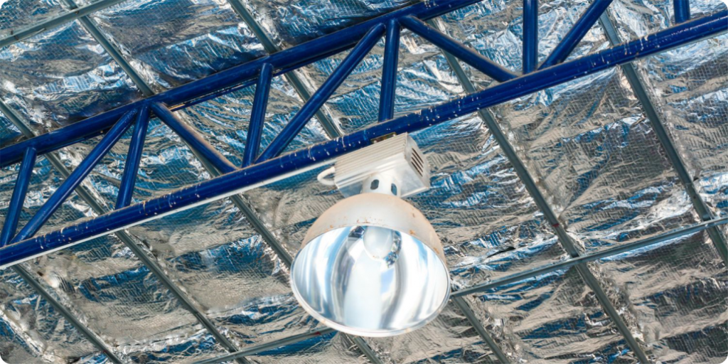 High-Bay vs Low-Bay Lighting in Industrial Facilities 