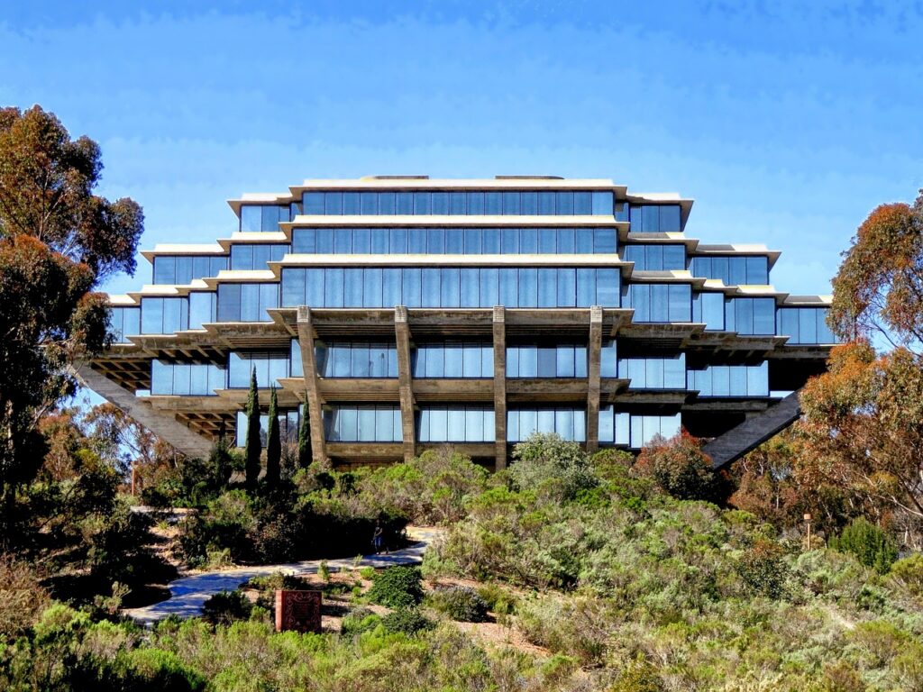 Green roofing systems for library buildings